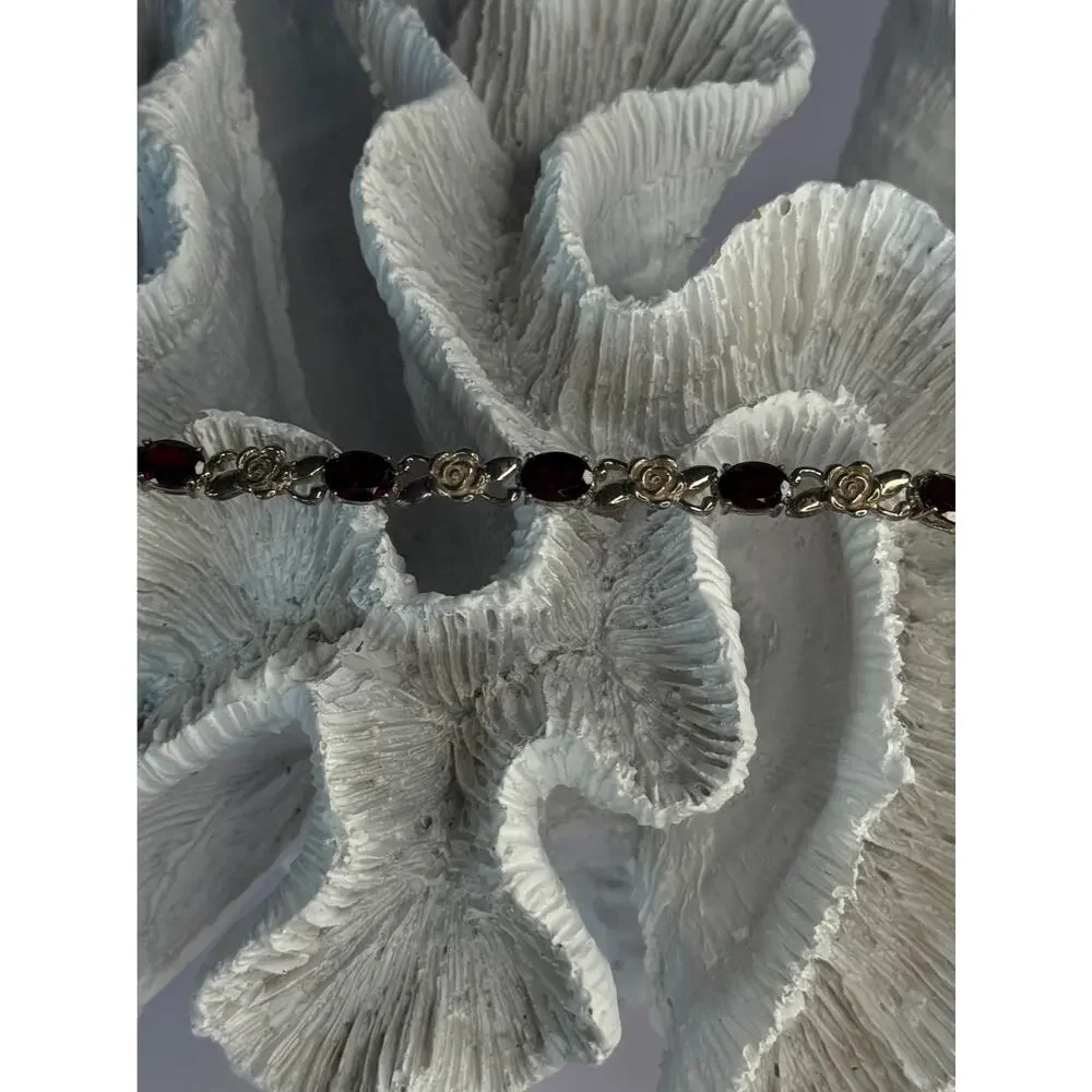925 Sterling Silver Flower Garnet Bracelet Length 8